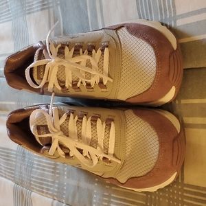 Skechers Air cooled memory foam sneakers